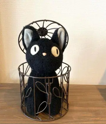 마녀 배달부 키키, 지지 봉제 인형과 바스켓.