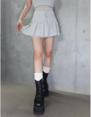다리치 플리츠 헴 맨투맨 미니 스커트