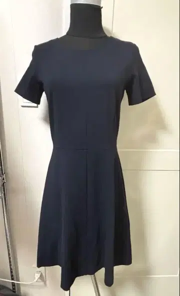 띠어리 반팔 A 라인 원피스 네이비