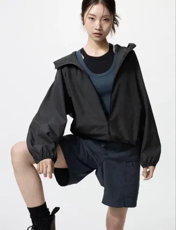 유니클로 블랙 UNIQLO 포켓형 UV 차단 후드티