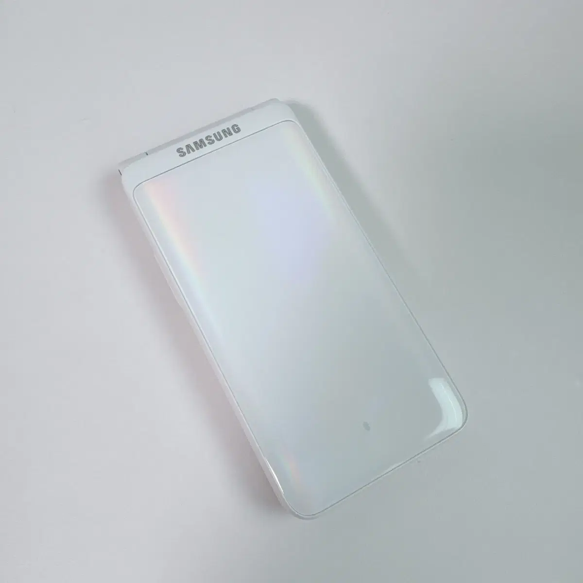 Galaxy Folder 2 2019 White 32GB Used Phone (No Image Burn-in)