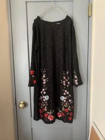 desigual 블랙 레이스 자수 꽃무늬 원피스 46 사이즈