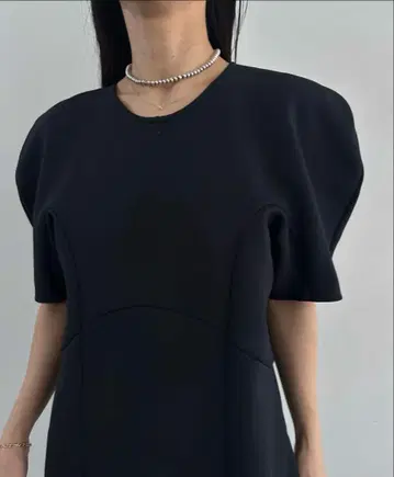 AMERI TULIP SLEEVE I LINE DRESS 블랙 M 사이즈