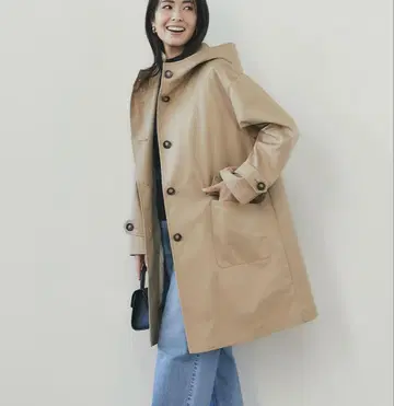베이지 후드 부착 자켓
