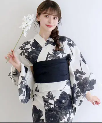 화이트 블랙 플라워 무늬 세퍼레이트 유카타