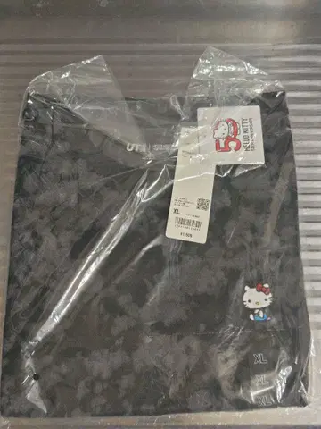 산리오 유니클로 키티 티셔츠 (XL)