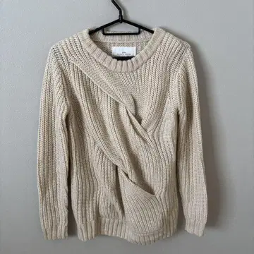 애프터눈 티 WARDROBE 아이보리 모헤어 크로스 니트