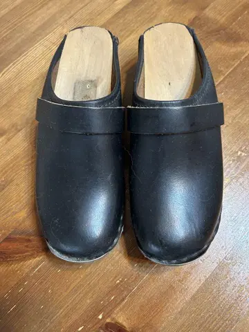 블랙 가죽 사보 클로그 샌들