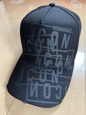 DSQUARED2 블랙 로고 캡