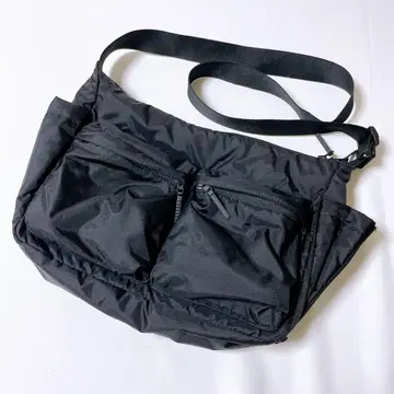 숄더백 블랙 A4 사이즈
