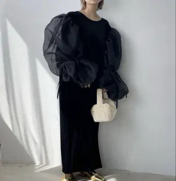 시스루 볼륨 퍼프 드레스 블랙