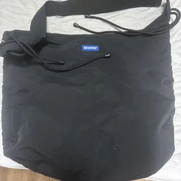 시퀀스 숄더백