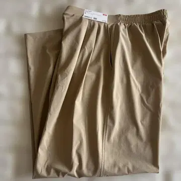 유니클로 울트라 스트레치 액티브 와이드 팬츠 베이지 M 새상품