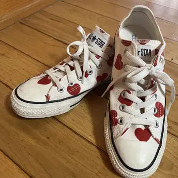 CONVERSE 하트 무늬 스니커즈 24.5