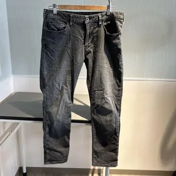 Emporio Armani 다크 그레이 데님 팬츠