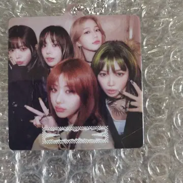 LE SSERAFIM DIFFERENT 아크릴 키링