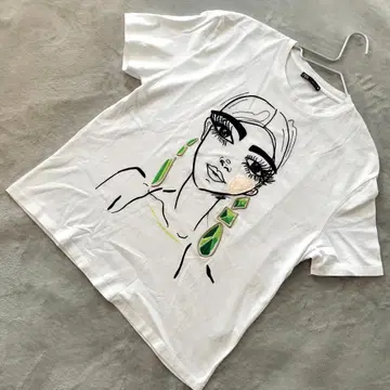 ZARA 그래픽 티셔츠 화이트 사이즈 L 반팔 빅 프린트