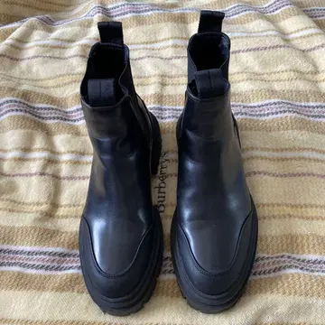 블랙 가죽 사이드 고어 부츠
