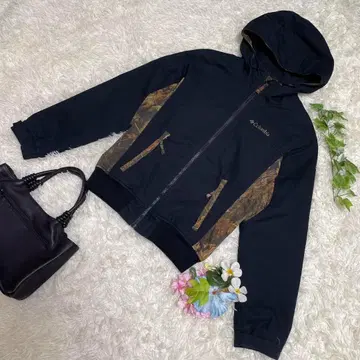 새상품급 컬럼비아 마운틴 후드티 블랙 카모플라쥬 로고 자수 드로코드 XS