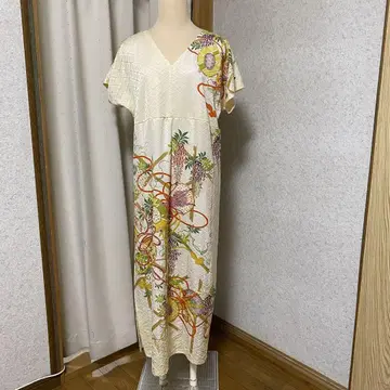 후리소데 리메이크 슬릿 V넥 원피스