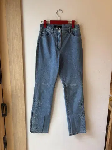 새상품급 ESCADA 에스카다 데님 팬츠 34 스와로브스키 스트레이트