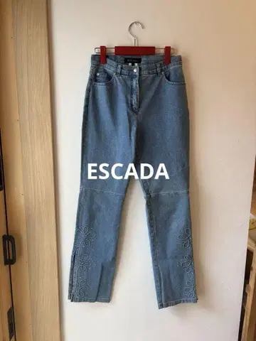 새상품급 ESCADA 에스카다 데님 팬츠 34 스와로브스키 스트레이트