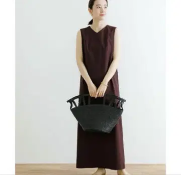 어반 리서치 BACK 버튼 스트레이트 롱 원피스 큰 키를 위한 보르도