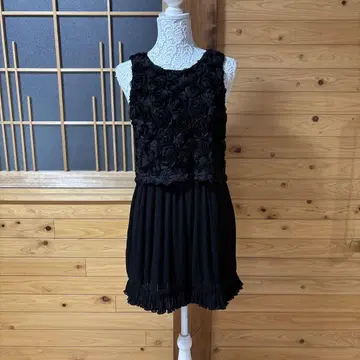 꽃무늬 플리츠 드레스 블랙