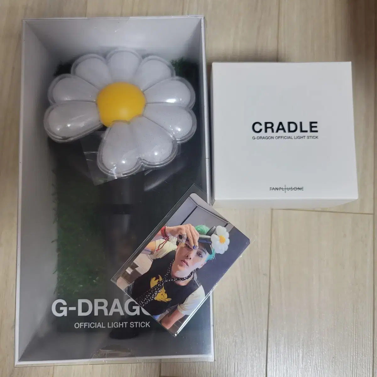 Sealed New G-dragon Lightstick Cradle Set GD