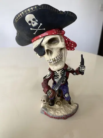 NECA 헤드 노커 파이리츠 오브 캐리비안 해적 해골