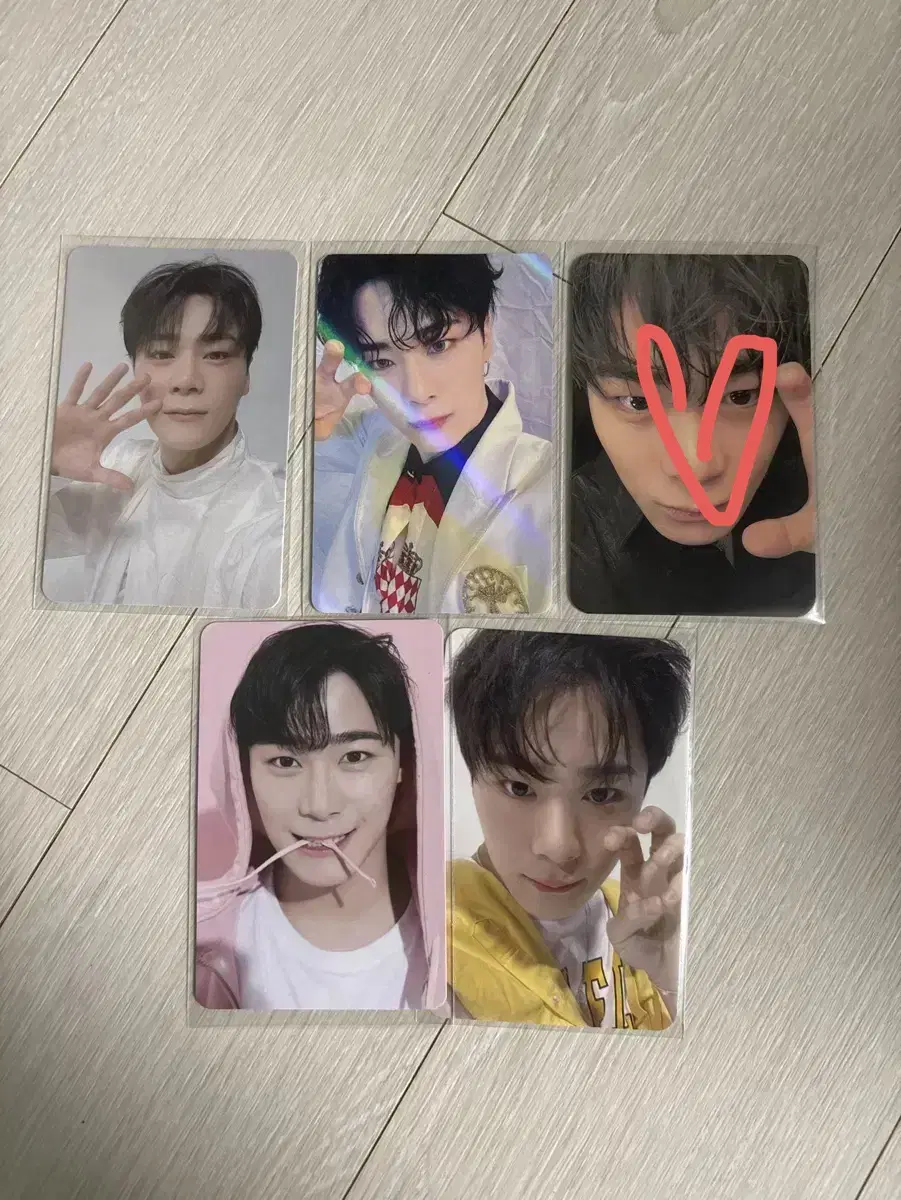 Moonbin poca wts
