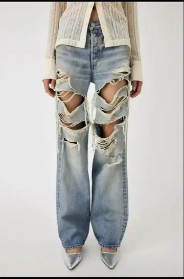 MIDRISE STRAIGHT 데미지