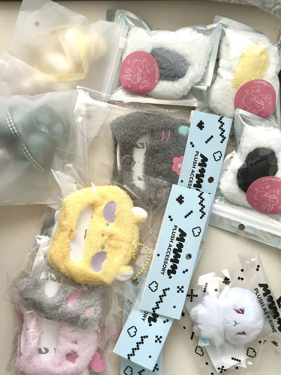 PLAVE Mmmemimu Keyring, Hat, Ribbon