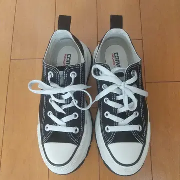 CONVERSE 블랙/화이트 스니커즈 22.5cm 통굽