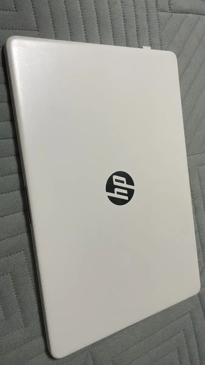HP Laptop (+pouch)