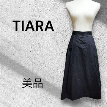 새상품급 TIARA 블랙 플레어 스커트 멜로즈