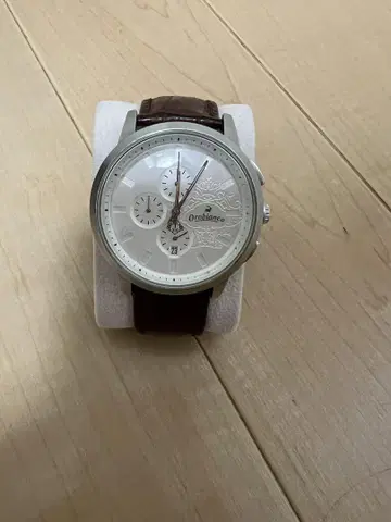 오로비안코 크로노그래프 손목시계 화이트
