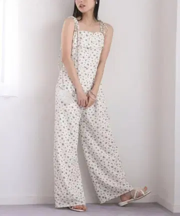 NICE CLAUP 플라워 사로페