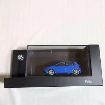 Volkswagen Polo 1:43 컬렉터즈 모델