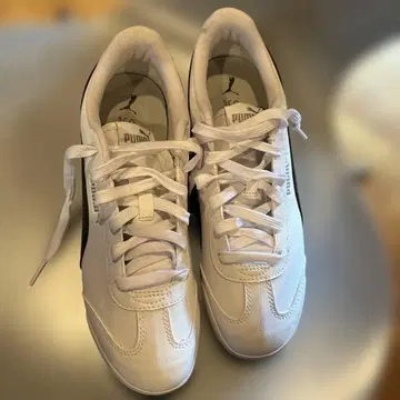 Puma 화이트/블랙 스니커즈