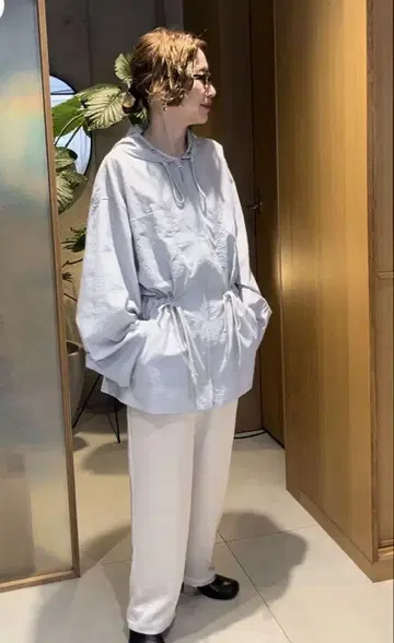 완판 새상품급 에이치홀릭 아노락 후드티 아이스 그레이