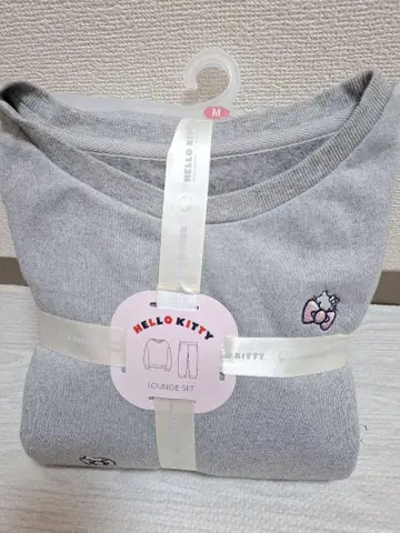 새상품 GU 헬로키티 HELLO KITTY SET 세트 M 사이즈 그레이