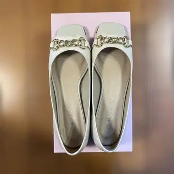 다이애나 오픈토 펌프스 23.5
