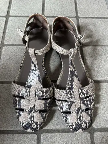 처칠 샌들