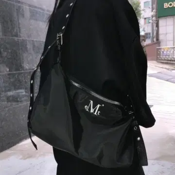 MUCENT 크로스 숄더백 블랙