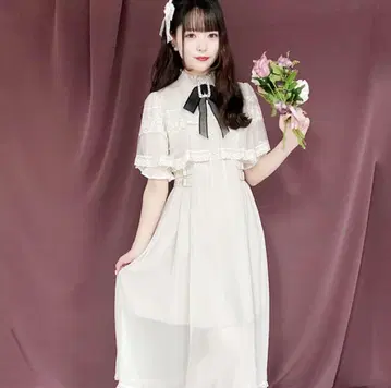 ROJITA 브로치가 달린 케이프 맥시 원피스 아이보리