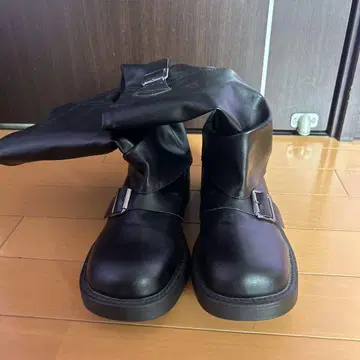 블랙 가죽 부츠