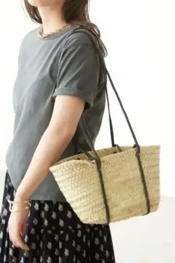 KECH LeS ESSENTIELS SLOBE IENA 카고 백