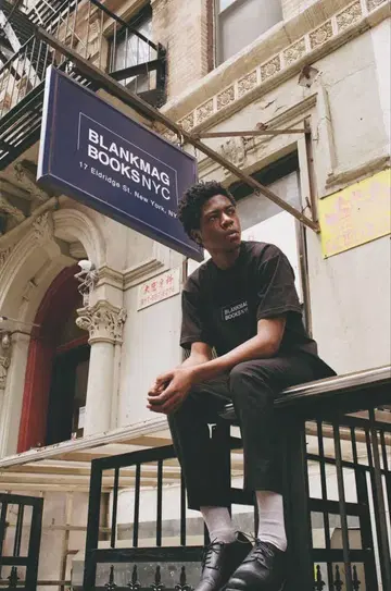 새상품 DSMG 티셔츠 BLANKMAG 사이즈 XL BLACK