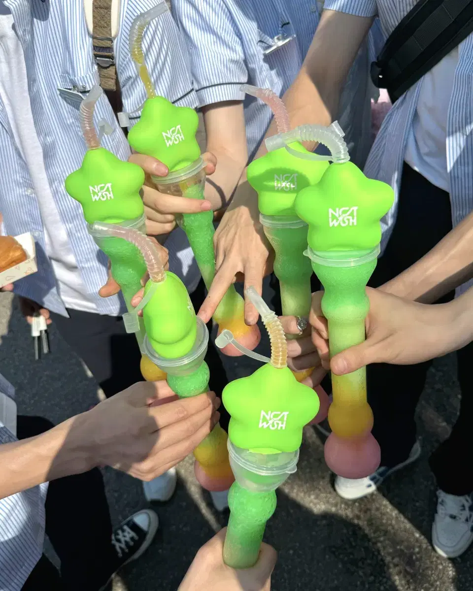 엔시티위시 단체 메가커피 컵홀더 (시온 리쿠 유우시 재희 료 사쿠야)